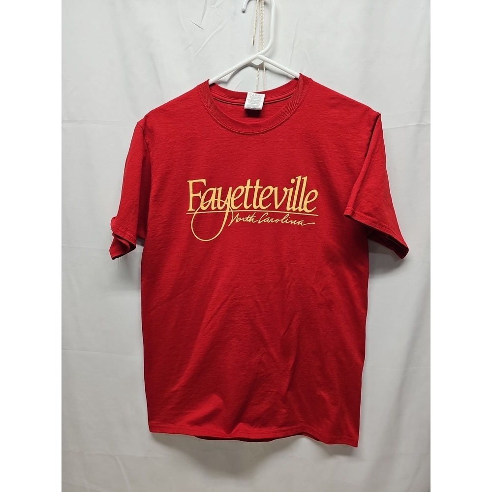 Jerzees Red Fayetteville North Carolina NC Classic T-Shirt Tee Sz Reg Med